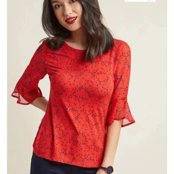 Modcloth Tops - MODCLOTH ROMANTIC BELL SLEEVE HEART RED TOP M